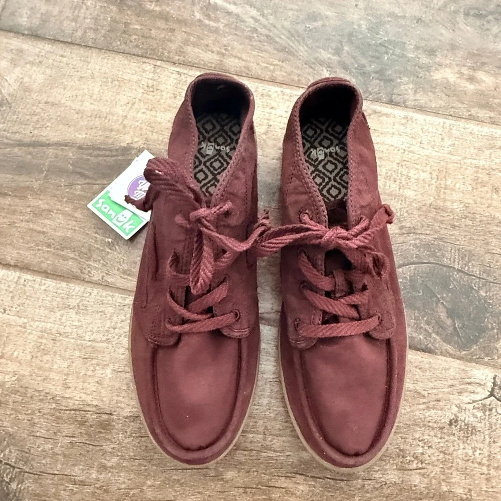 Sanuk Women's Vee K Shawn Burgundy Canvas Chukka Boots, 9 (NWT)